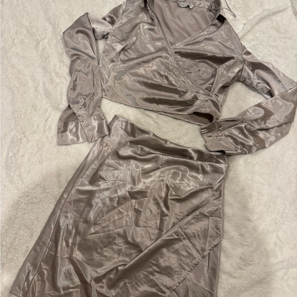 Paper Crane Satin Ensemble in Soft Gray